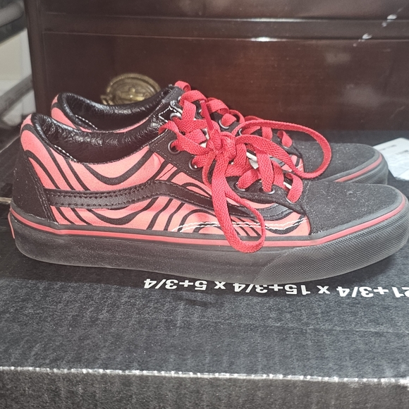 Pewdiepie Vans - Picture 3 of 4